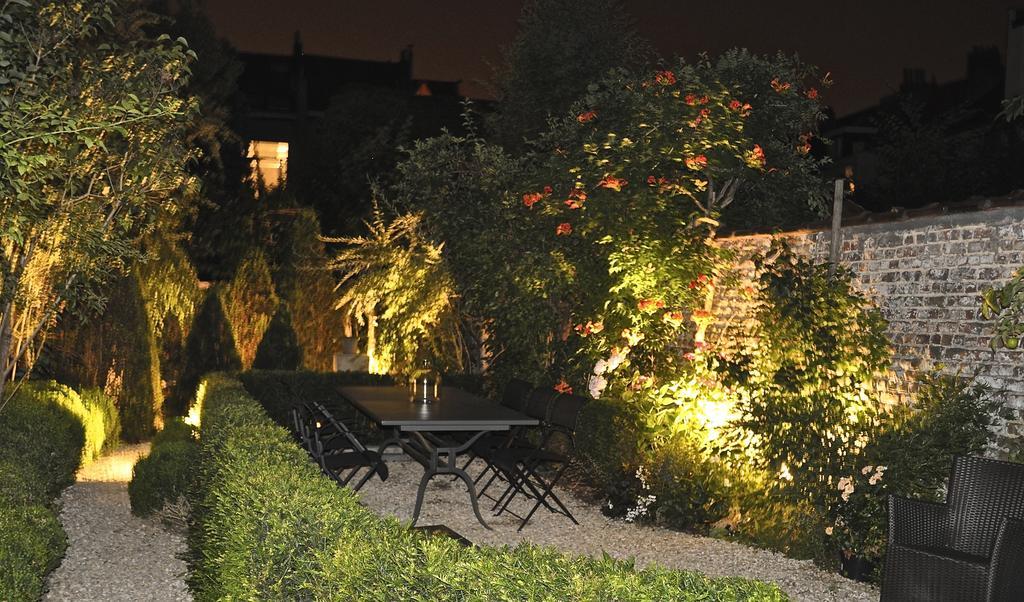B&B Un Jardin En Ville Saint-Gilles Eksteriør billede