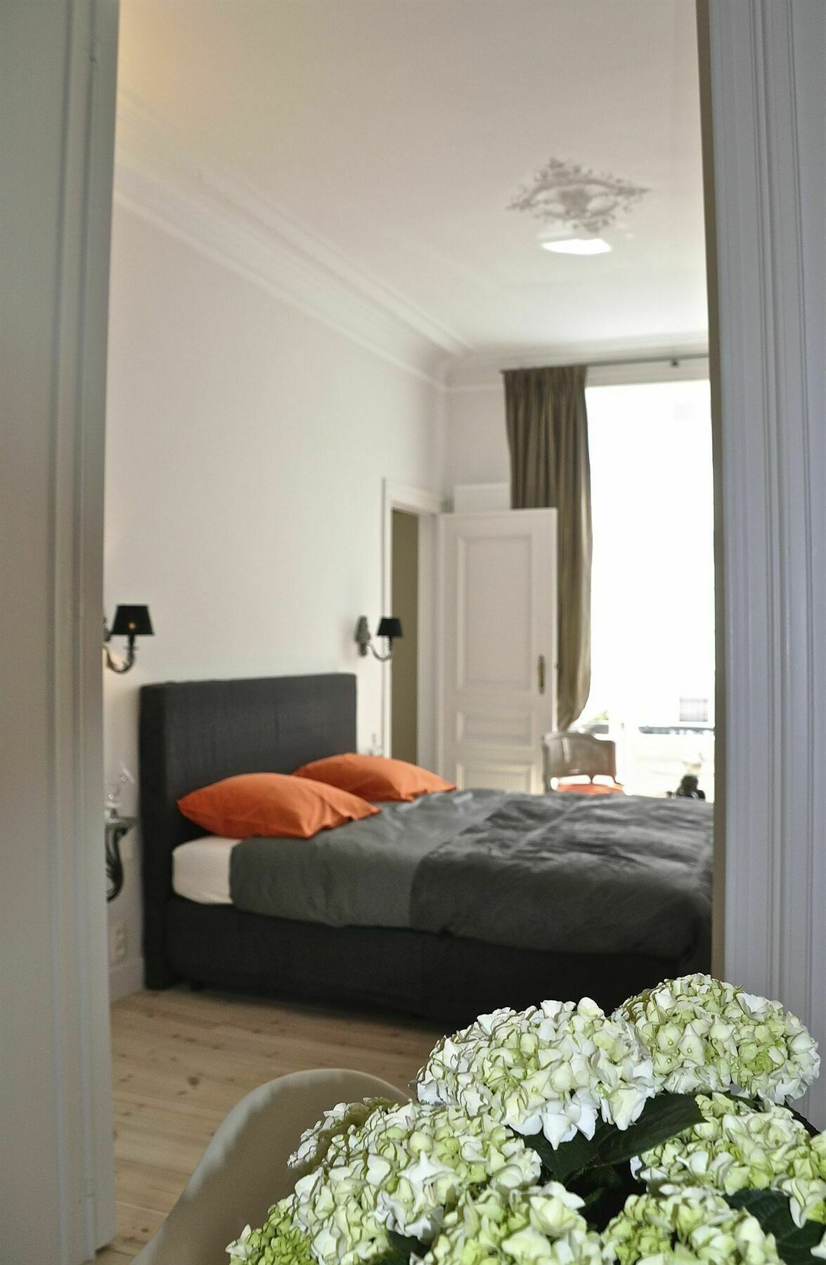 B&B Un Jardin En Ville Saint-Gilles Eksteriør billede